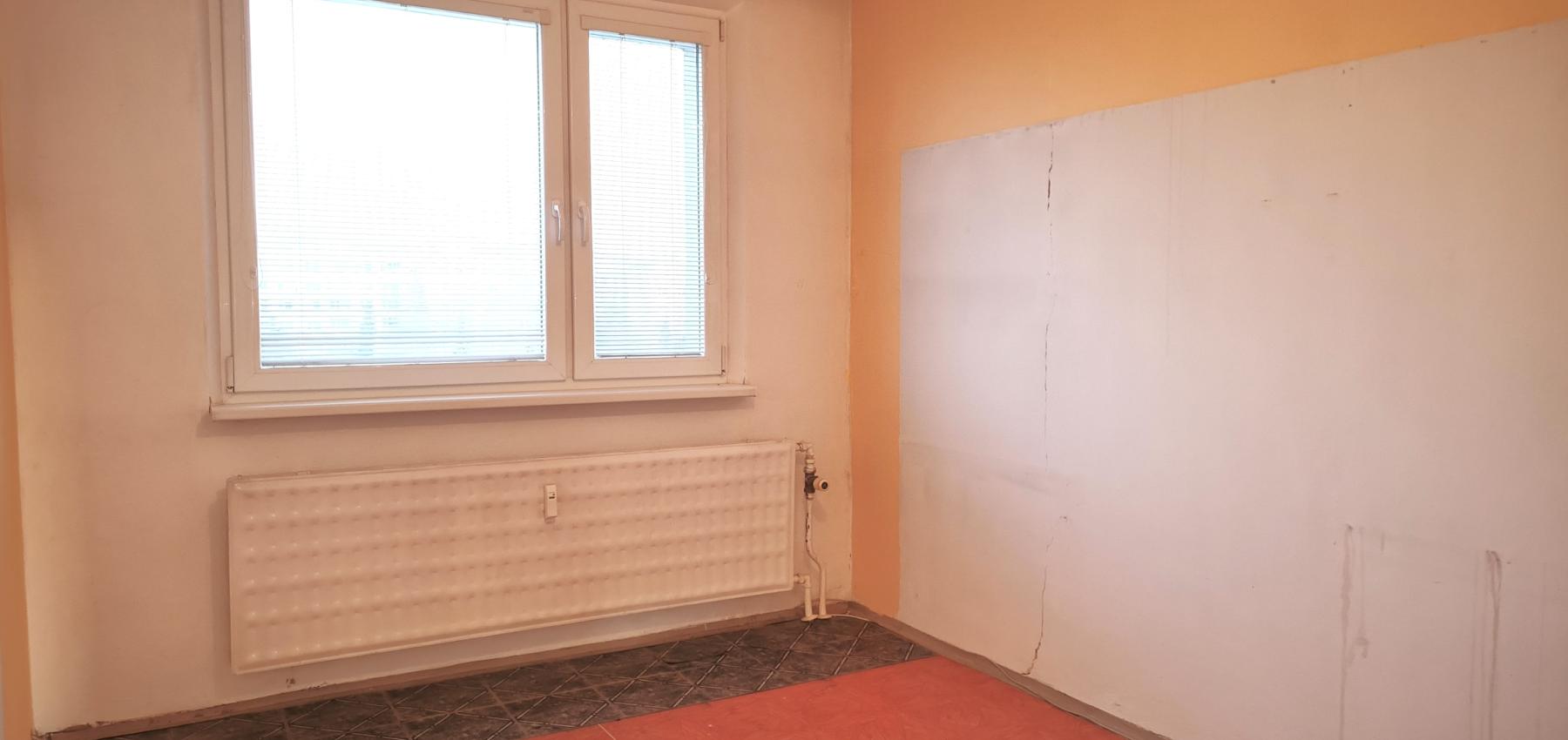 Na predaj lukratívny 4 izbový byt s nadrozmernou loggiou, Mirka Nešpora pri MŠ, pôvodný stav