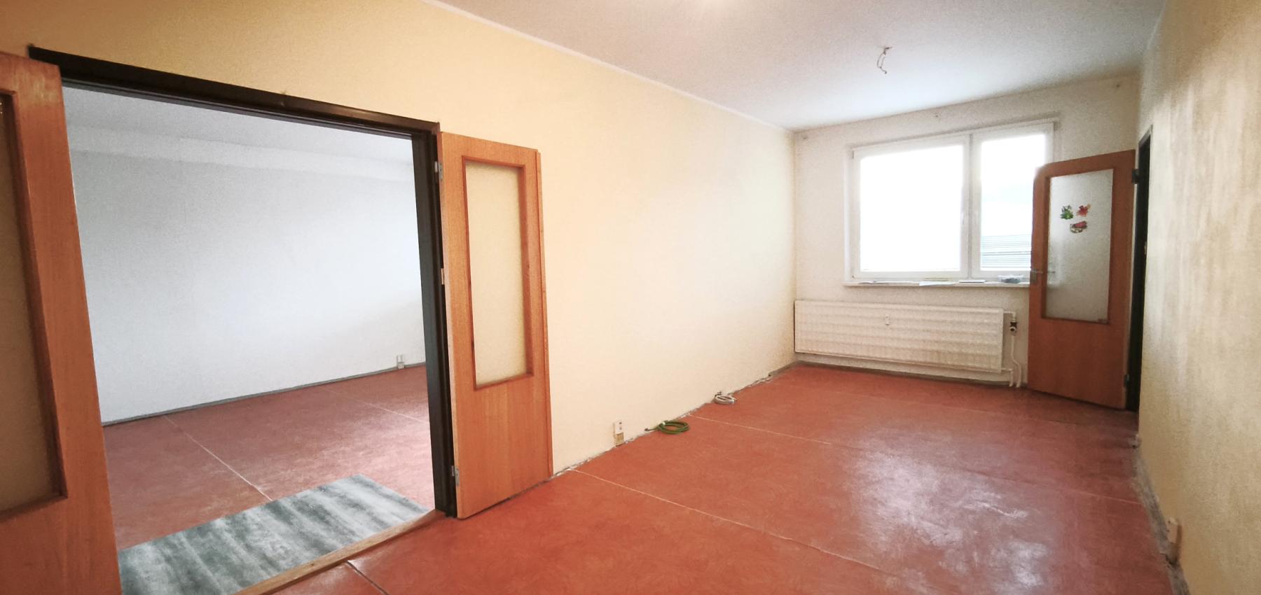 Na predaj lukratívny 4 izbový byt s nadrozmernou loggiou, Mirka Nešpora pri MŠ, pôvodný stav