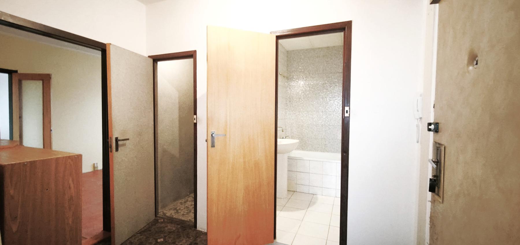 Na predaj lukratívny 4 izbový byt s nadrozmernou loggiou, Mirka Nešpora pri MŠ, pôvodný stav