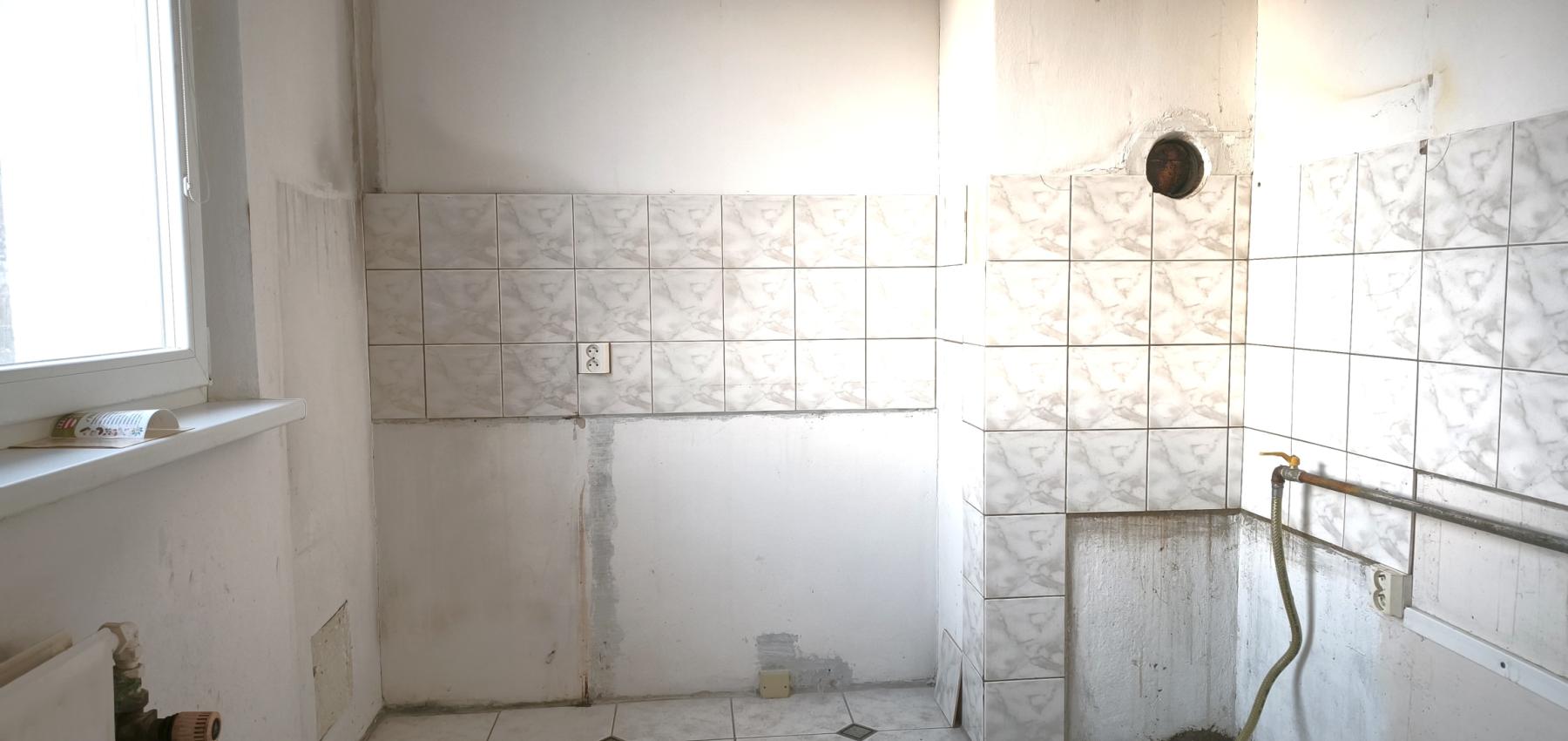 Na predaj lukratívny 4 izbový byt s nadrozmernou loggiou, Mirka Nešpora pri MŠ, pôvodný stav