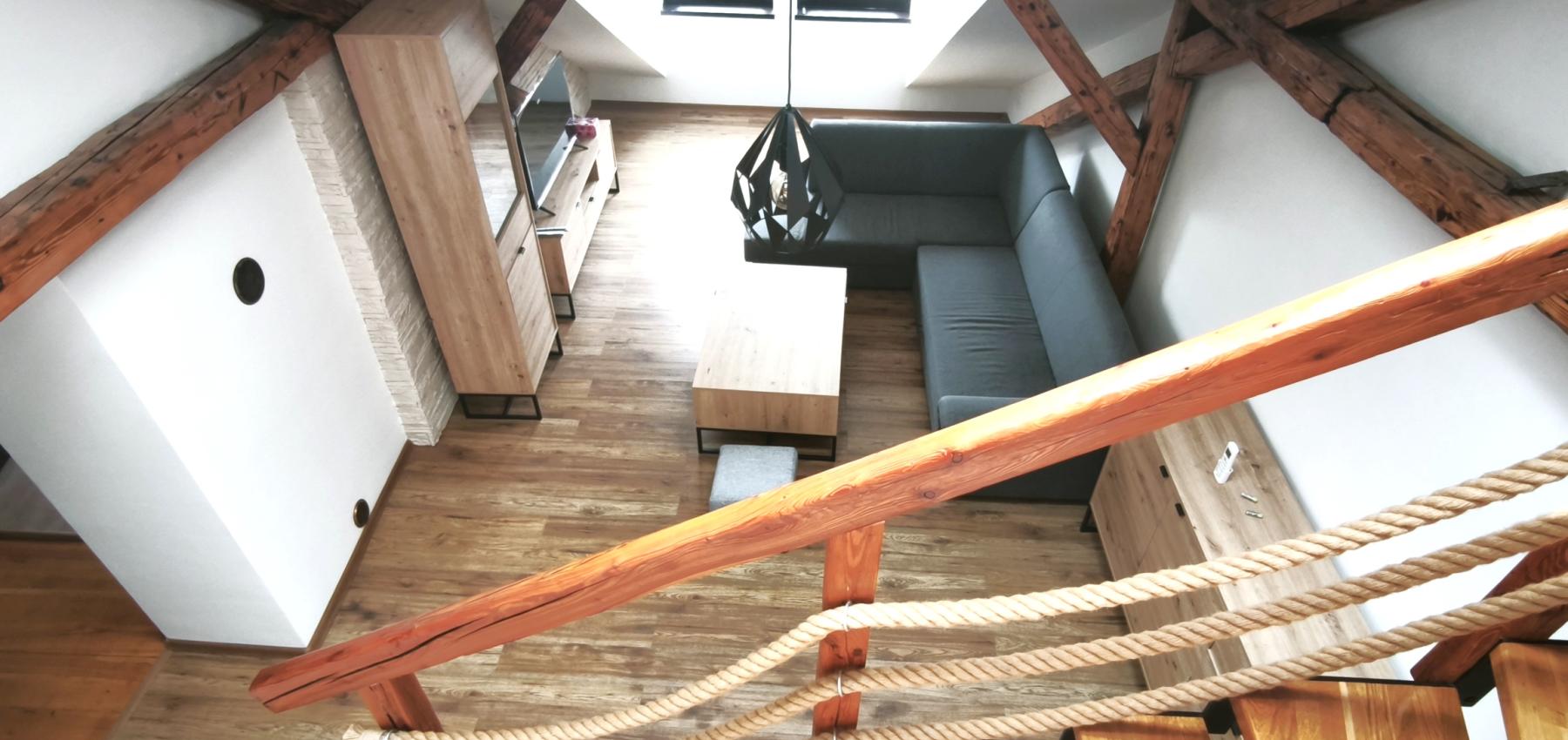 Atypický viacúrovňový mezonet v centre mesta pre 4-6 ľudí, Slovenská ulica, s parkovaním