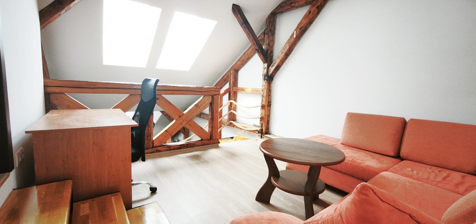 Atypický viacúrovňový mezonet v centre mesta pre 4-6 ľudí, Slovenská ulica, s parkovaním