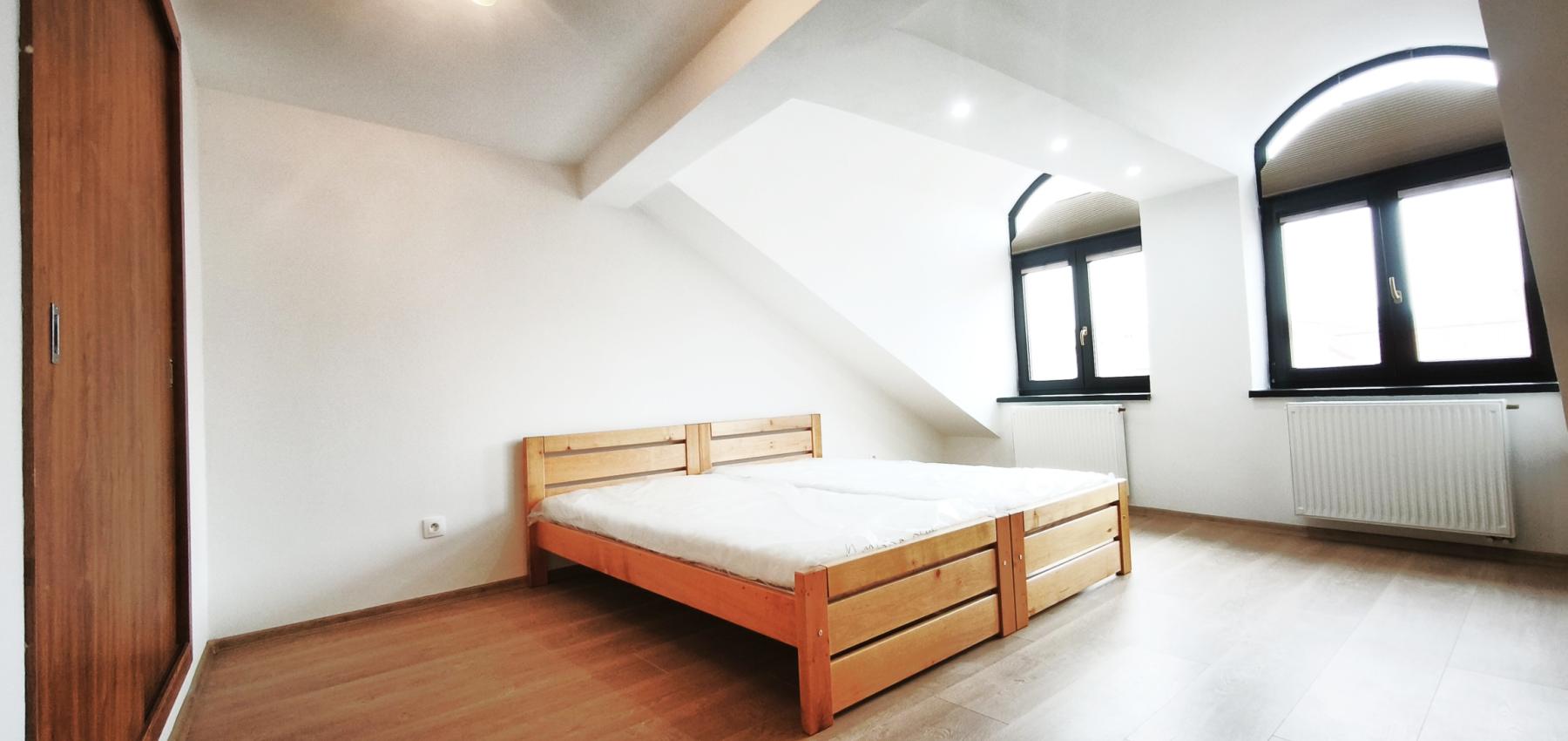 Atypický viacúrovňový mezonet v centre mesta pre 4-6 ľudí, Slovenská ulica, s parkovaním