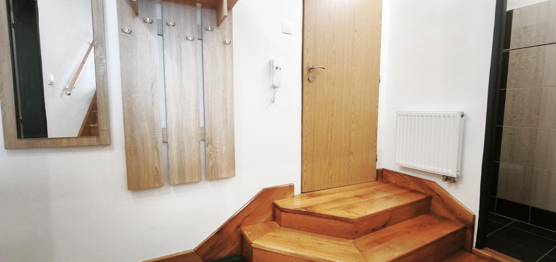 Atypický viacúrovňový mezonet v centre mesta pre 4-6 ľudí, Slovenská ulica, s parkovaním