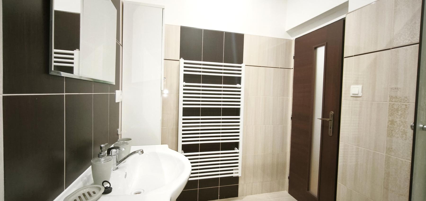 Atypický viacúrovňový mezonet v centre mesta pre 4-6 ľudí, Slovenská ulica, s parkovaním