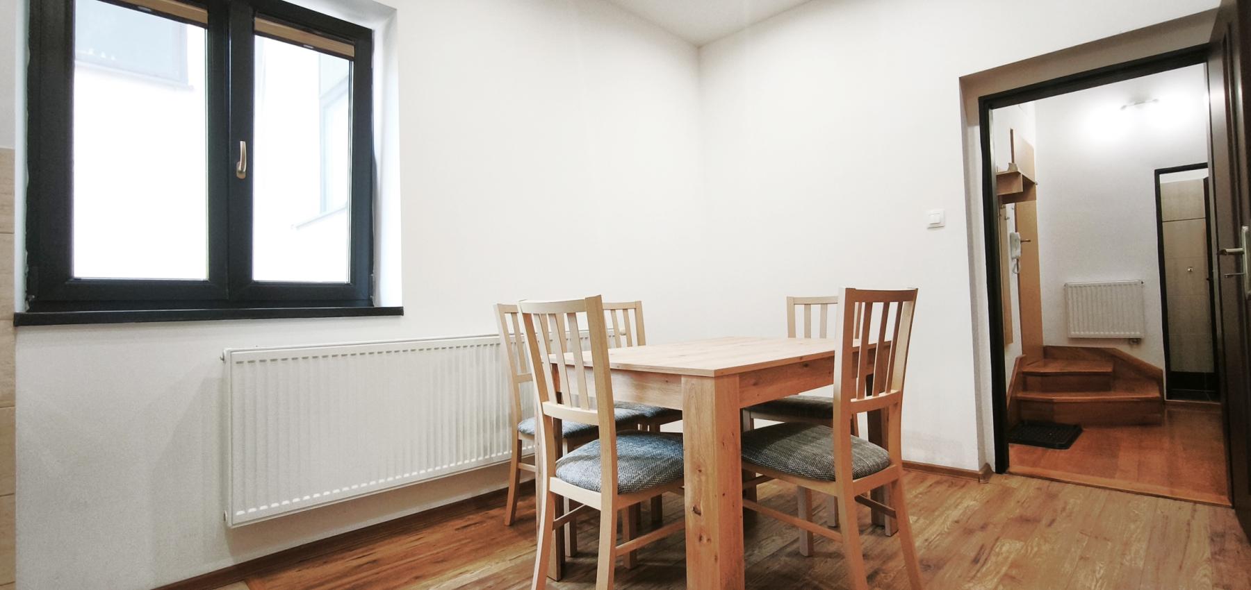 Atypický viacúrovňový mezonet v centre mesta pre 4-6 ľudí, Slovenská ulica, s parkovaním