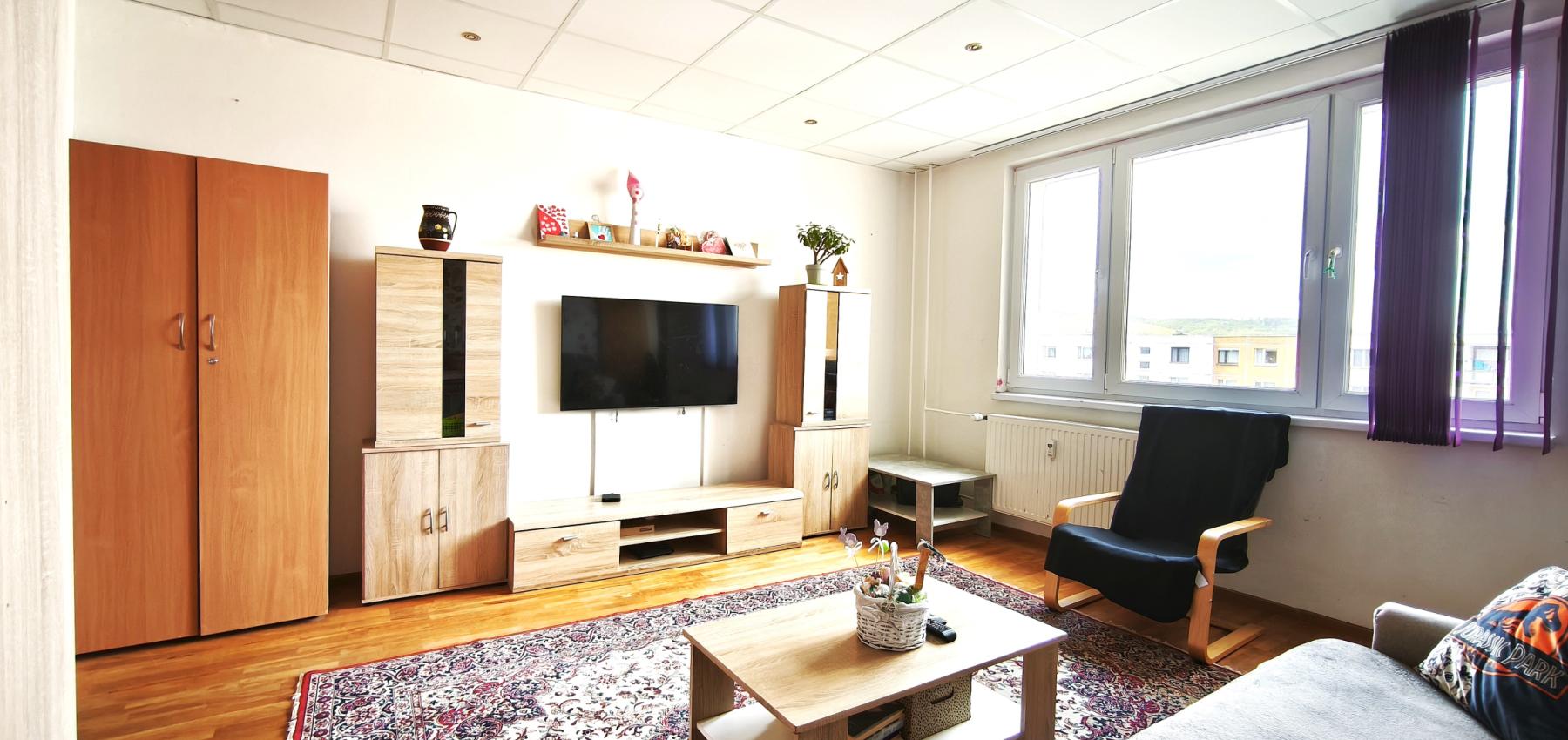 Priestranný 2,5 - izbový byt s potenciálom a krásnym výhľadom na Solivar