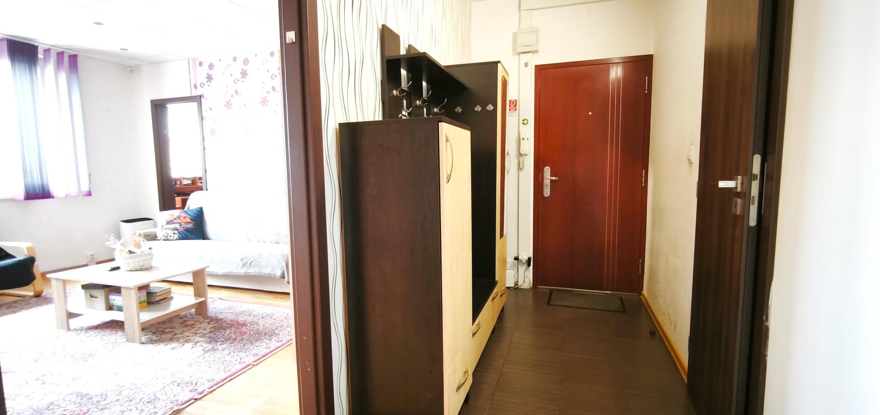 Priestranný 2,5 - izbový byt s potenciálom a krásnym výhľadom na Solivar