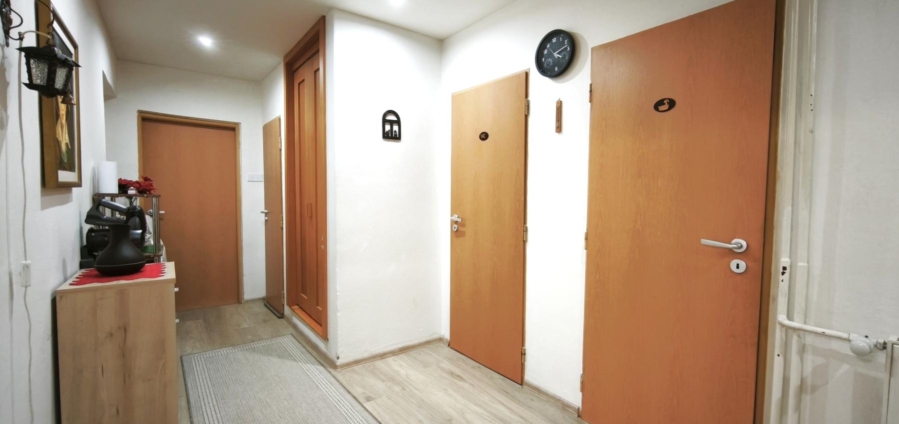 Dvojgeneračný dom Rúrky po rekonštrukcii, s krásnou záhradou, pri zastávke MHD, možnosť 2 samostatných bytov