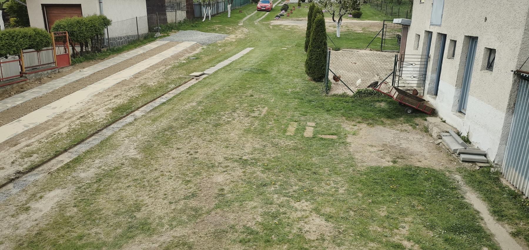 Dvojgeneračný 6 izbový dom s možnosťou rozdelenia na dva samostatné byty, 13 km od PO, v obci Lada