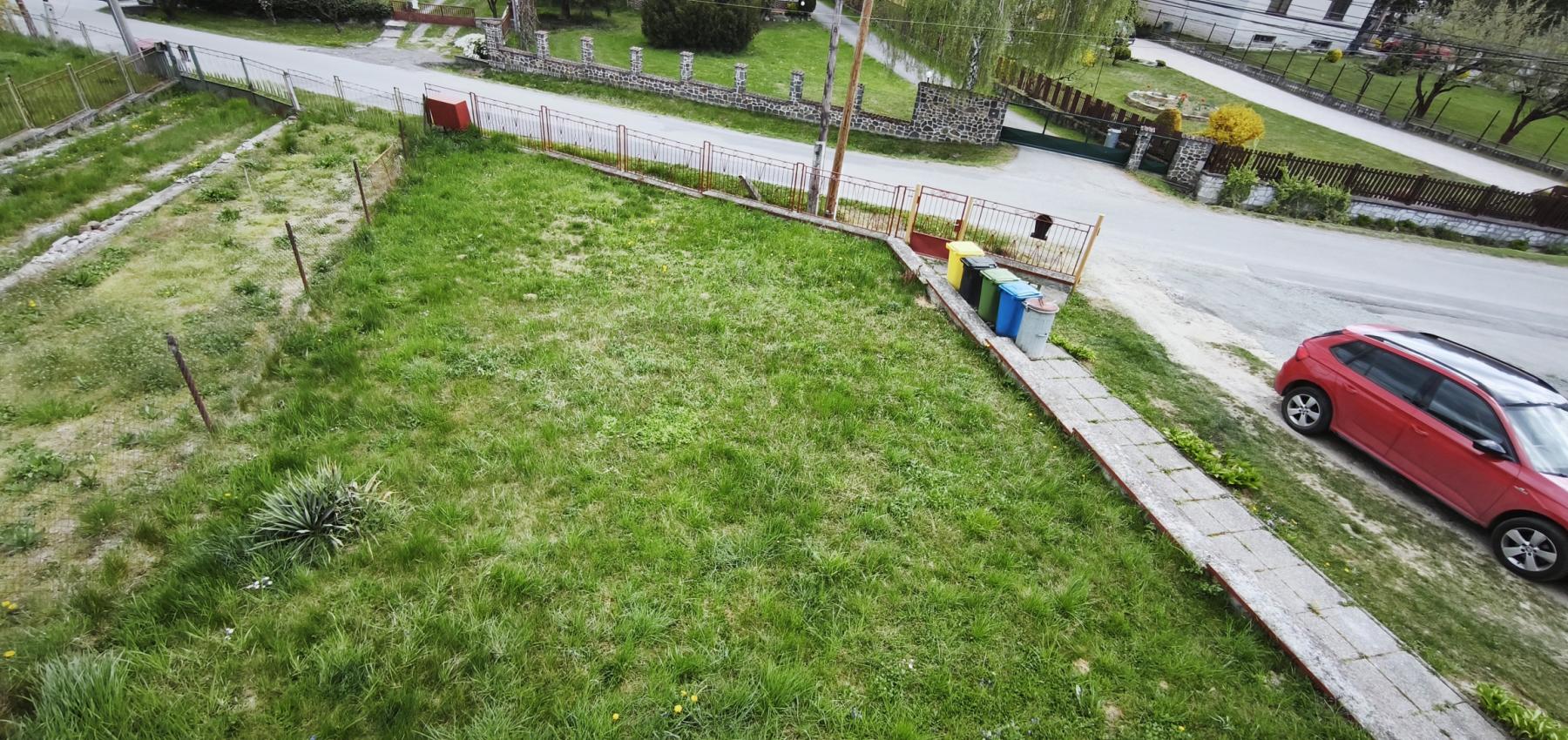Dvojgeneračný 6 izbový dom s možnosťou rozdelenia na dva samostatné byty, 13 km od PO, v obci Lada