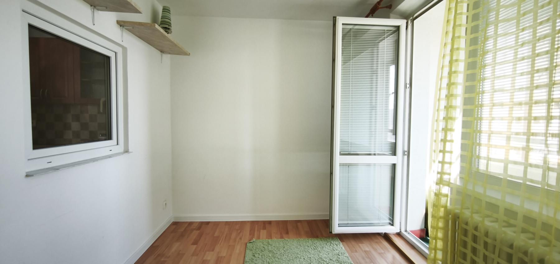 Kúpou voľný 3 izbový byt Sekčov Martina Benku, 59 m2, zariadený, s balkónom