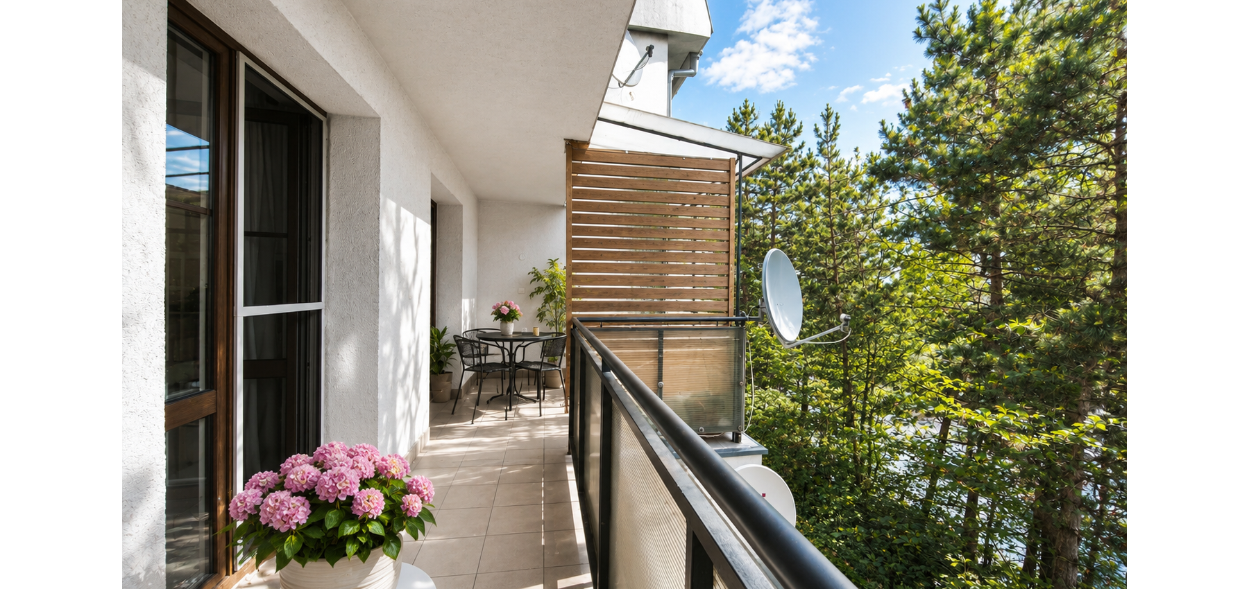 Komfortný veľký 2 izbový byt s garážou, loggia 16 m2, krb, Veselá ulica Prešov