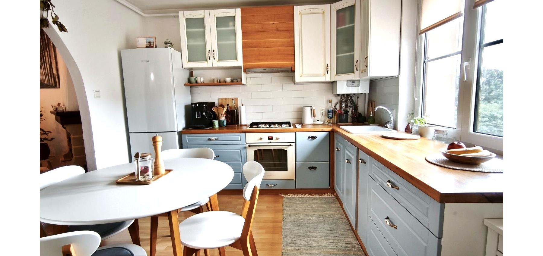 Komfortný veľký 2 izbový byt s garážou, loggia 16 m2, krb, Veselá ulica Prešov