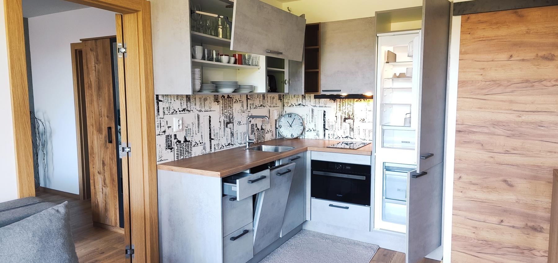 Na prenájom supermoderný 2 izbový byt s dvomi loggiami v centre mesta pri OC NOVUM, Kúpeľná