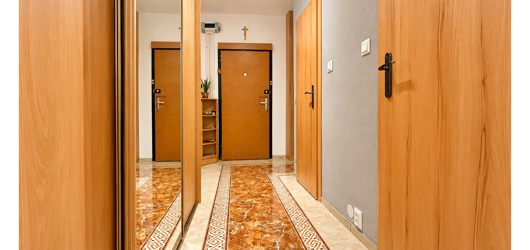 PRENÁJOM | Priestranný zariadený 3-izbový byt s veľkou loggiou – Popradská, Sekčov,  70 m² | 4. poschodie | Výťah | Zariadený | Voľný ihneď