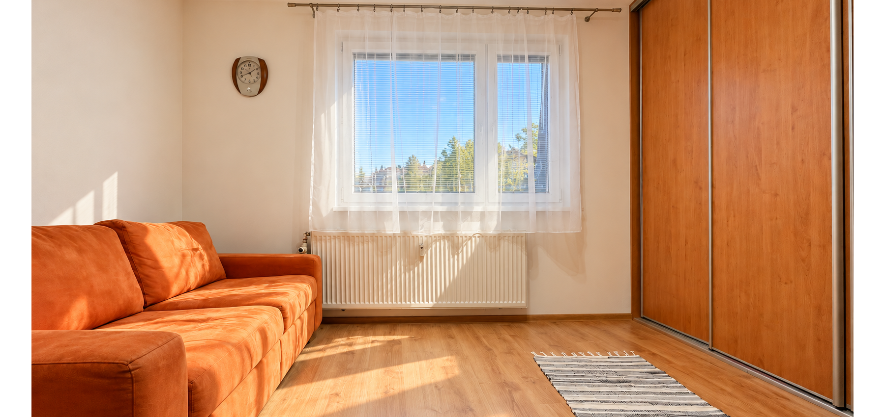 PRENÁJOM | Priestranný zariadený 3-izbový byt s veľkou loggiou – Popradská, Sekčov,  70 m² | 4. poschodie | Výťah | Zariadený | Voľný ihneď