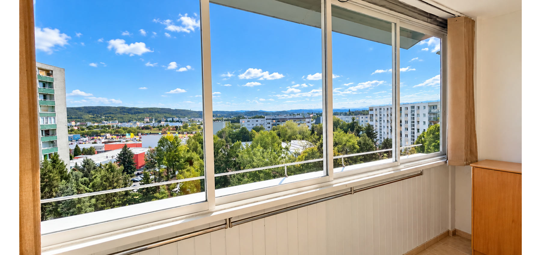 PRENÁJOM | Priestranný zariadený 3-izbový byt s veľkou loggiou – Popradská, Sekčov,  70 m² | 4. poschodie | Výťah | Zariadený | Voľný ihneď