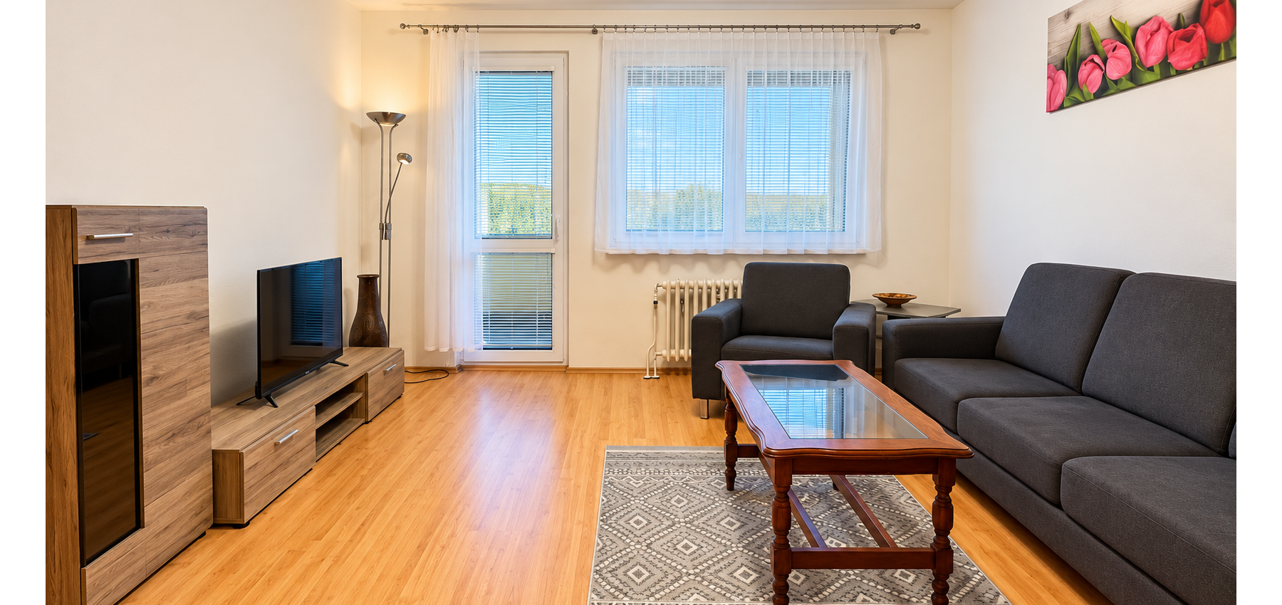 PRENÁJOM | Priestranný zariadený 3-izbový byt s veľkou loggiou – Popradská, Sekčov,  70 m² | 4. poschodie | Výťah | Zariadený | Voľný ihneď