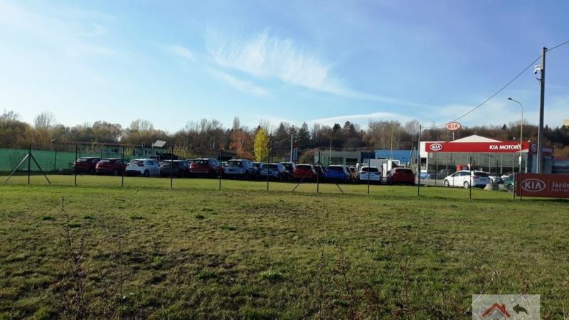 Prenájom pozemku 1400 m2, Pod Táborom, medzi autobazárom KIA a riekou Sekčov