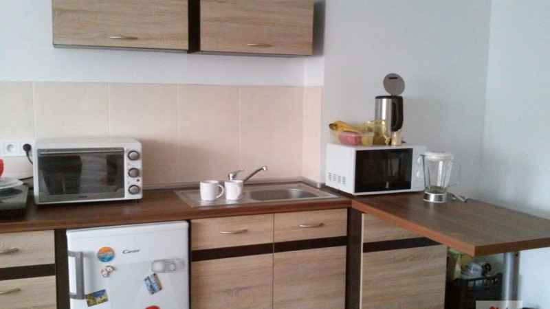 Prenajatý do 1.9.2026...Prenájom 1 izbový byt s kuchynským kútom, komplet rekonštrukcia, plne zariadený