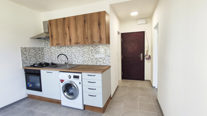 PRENAJATÝ DO 1.5.2026.....Slnečný 1 izbový byt 32 m2, Mukačevská, na dlhodobý prenájom, čiastočne zariadený