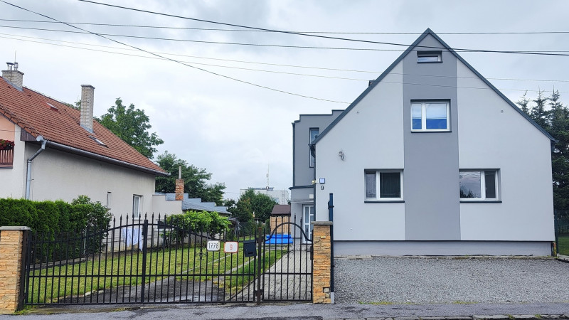 Lukratívne prenajatý investičný rodinný dom s dvomi bytmi Ľubotice, možnosť výstavby ďalšieho domu