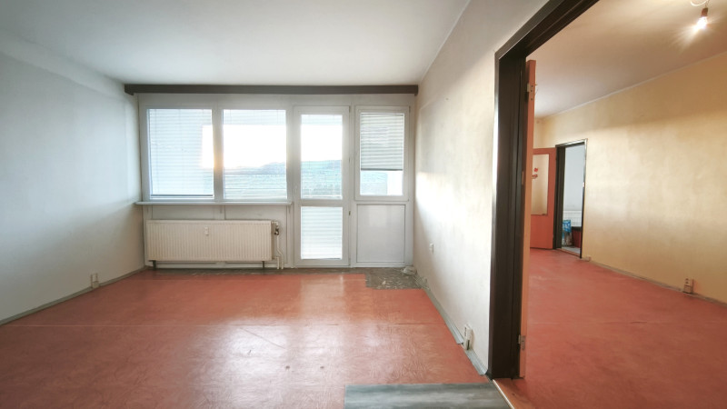 Na predaj lukratívny 4 izbový byt s nadrozmernou loggiou, Mirka Nešpora pri MŠ, pôvodný stav