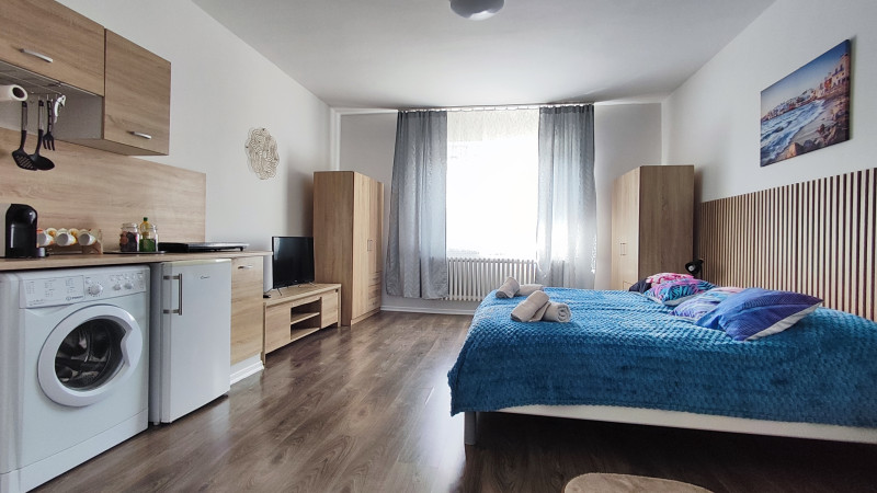 Voľný od 1.7.2026...1 izbový byt s kuchynským kútom, plne zariadený